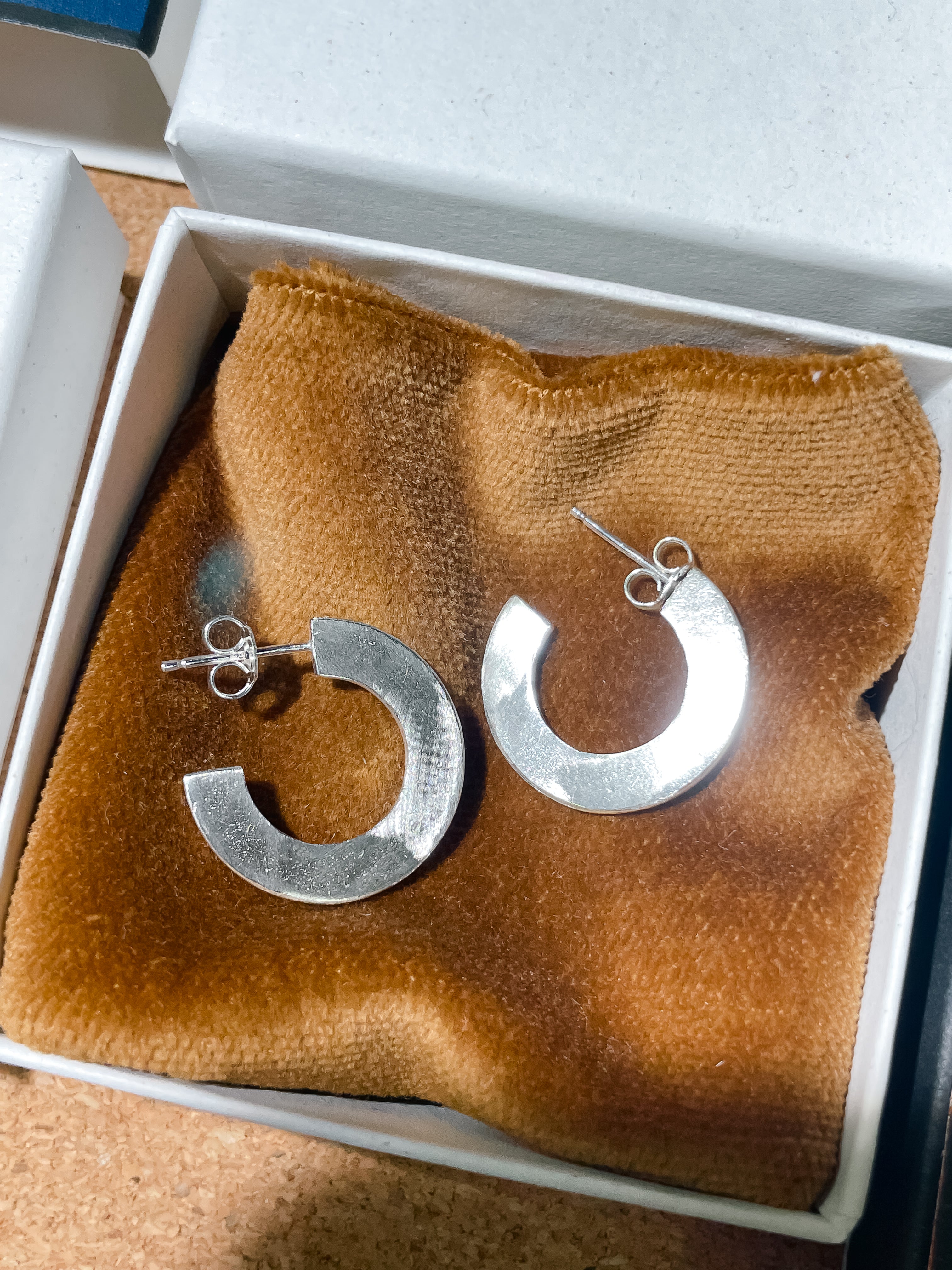 Shadow Hoops The Shadow Hoops Number One – FLORINE FREYA